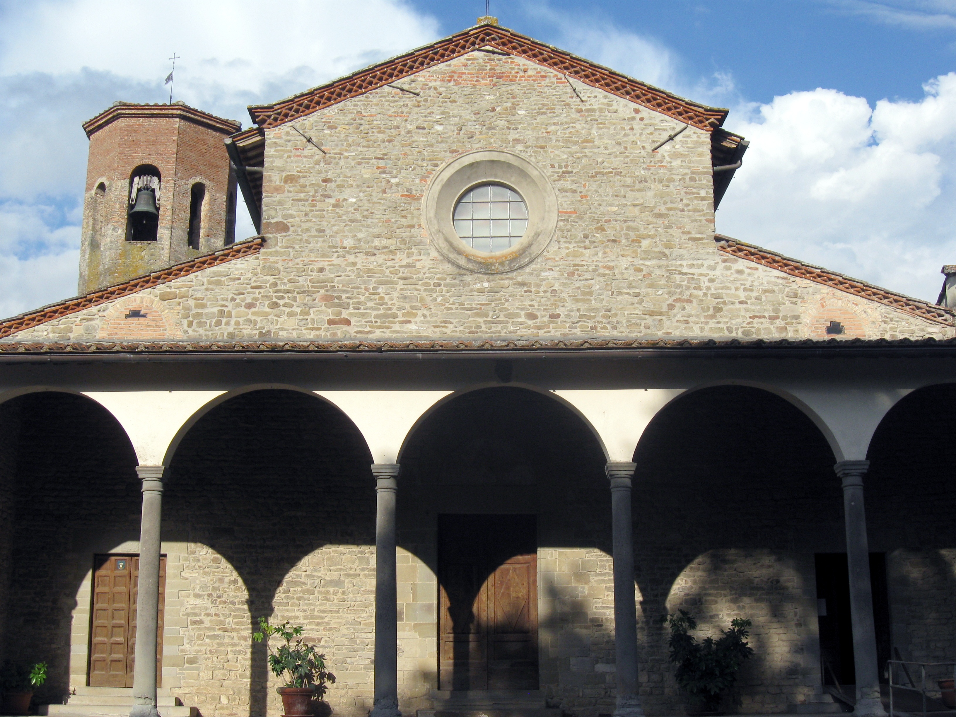 San Giovanni Maggiore, la facciata